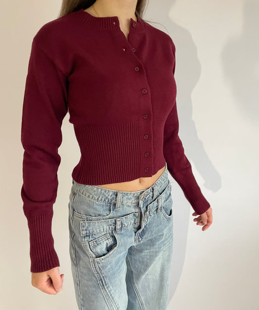 Burgundy fitting knitwear